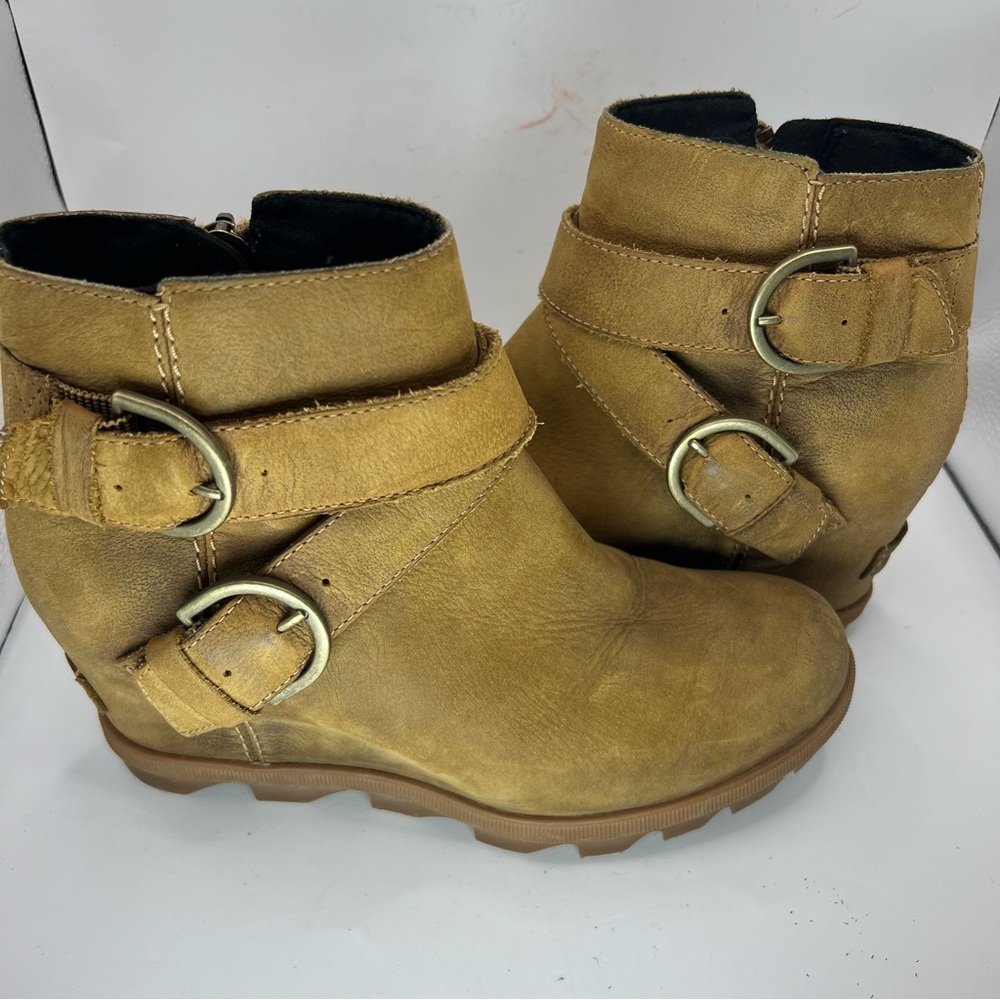 Sorel Joan of Artic Leather Wedge II Zip Womens 7.5 Bootie Buckle Light Brown